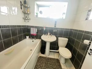 Bathroom - click for photo gallery